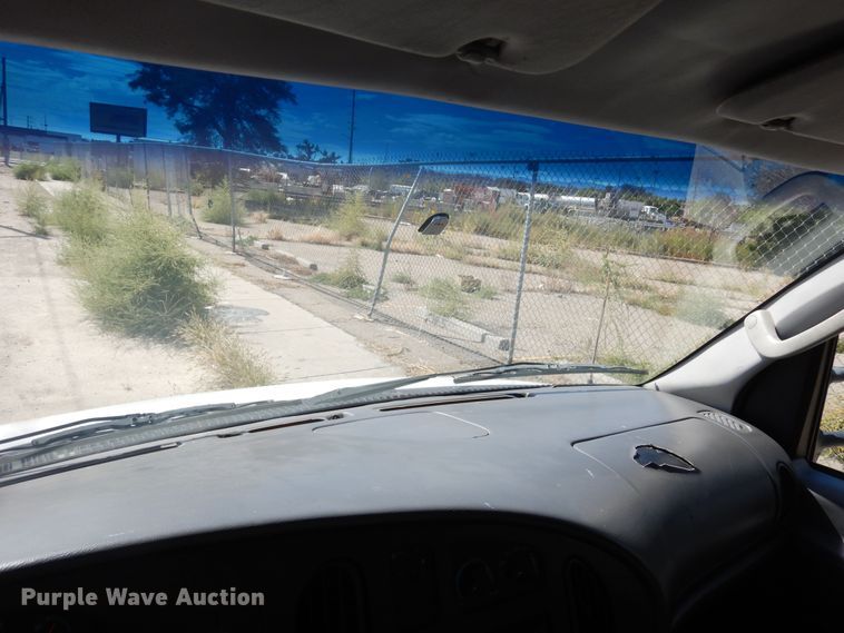 image for item DF8118 2003 Ford E450 Super Duty  utility / service van