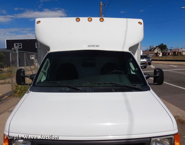 image for item DF8118 2003 Ford E450 Super Duty  utility / service van