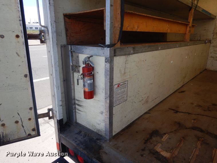 image for item DF8118 2003 Ford E450 Super Duty  utility / service van