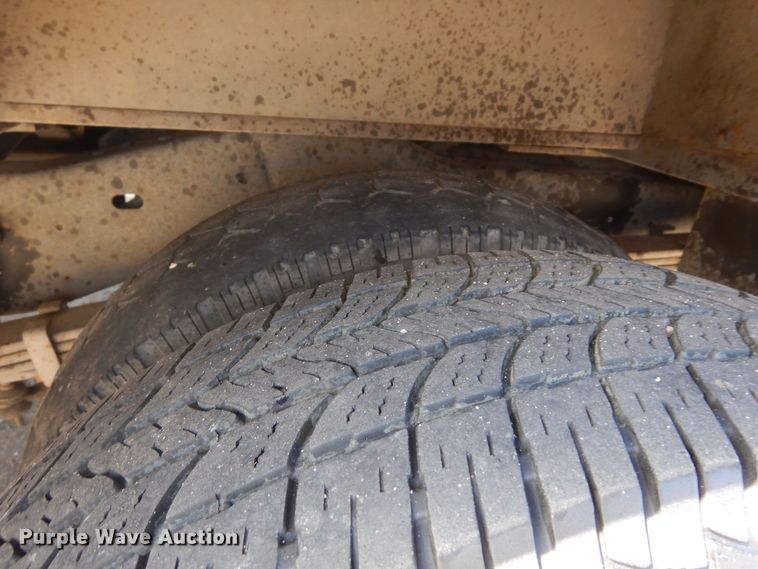 image for item DF8118 2003 Ford E450 Super Duty  utility / service van