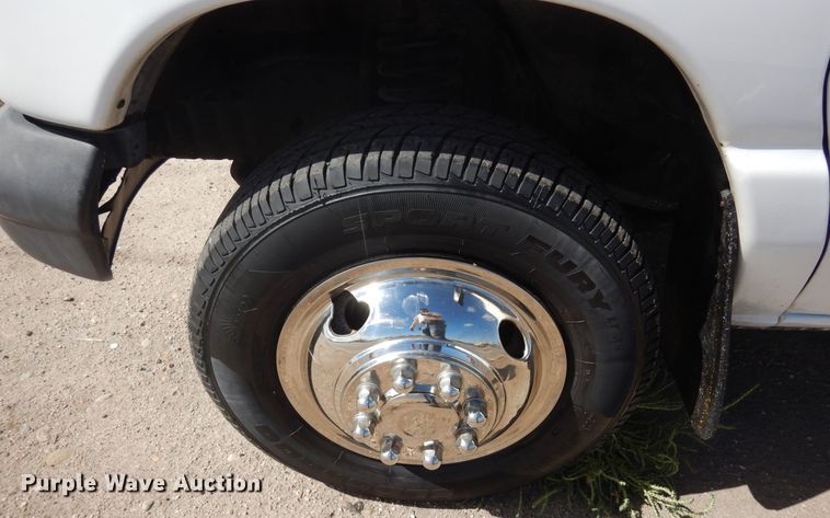 image for item DF8118 2003 Ford E450 Super Duty  utility / service van