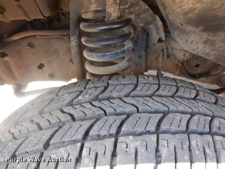 image for item DF8118 2003 Ford E450 Super Duty  utility / service van