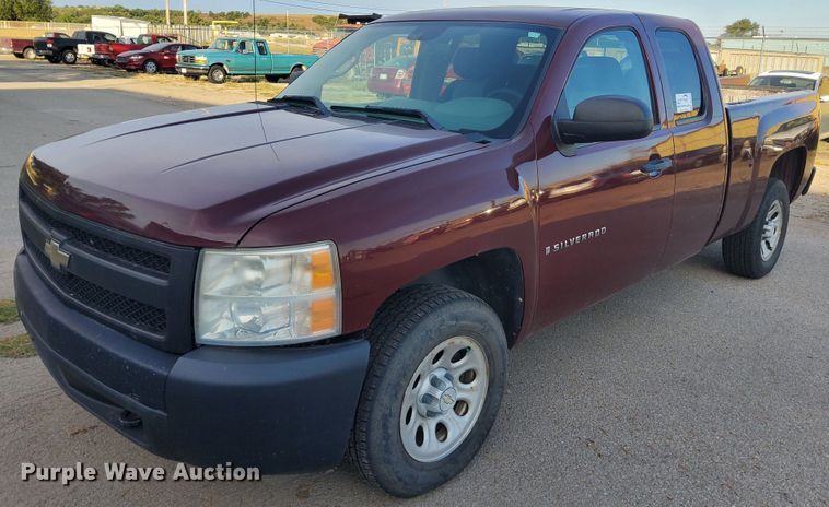 image for item DJ6121 2007 Chevrolet Silverado 1500  Ext. Cab pickup truck