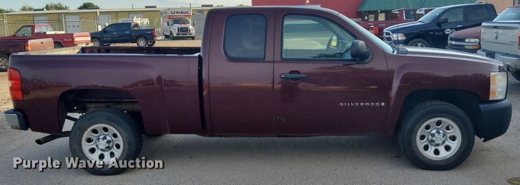 image for item DJ6121 2007 Chevrolet Silverado 1500  Ext. Cab pickup truck