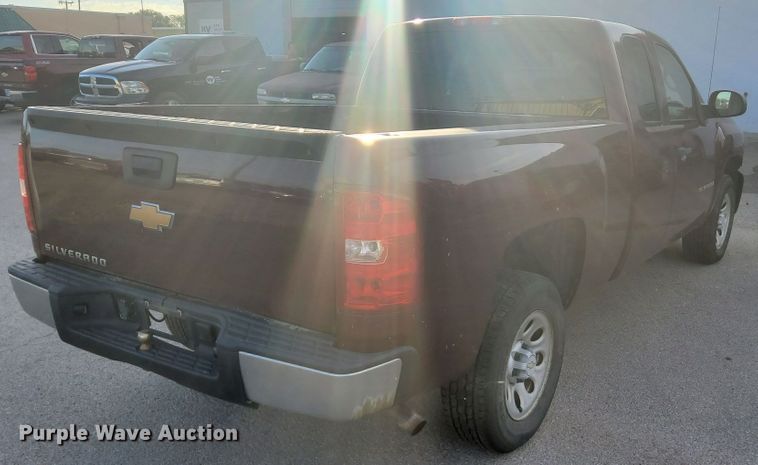 image for item DJ6121 2007 Chevrolet Silverado 1500  Ext. Cab pickup truck