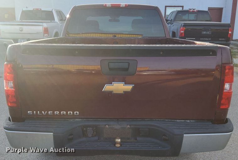 image for item DJ6121 2007 Chevrolet Silverado 1500  Ext. Cab pickup truck