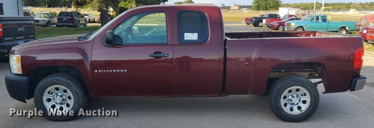 image for item DJ6121 2007 Chevrolet Silverado 1500  Ext. Cab pickup truck
