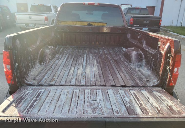 image for item DJ6121 2007 Chevrolet Silverado 1500  Ext. Cab pickup truck