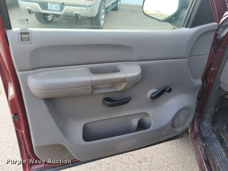 image for item DJ6121 2007 Chevrolet Silverado 1500  Ext. Cab pickup truck