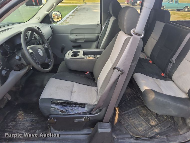 image for item DJ6121 2007 Chevrolet Silverado 1500  Ext. Cab pickup truck