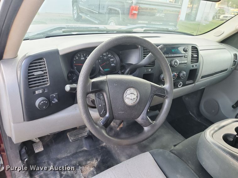 image for item DJ6121 2007 Chevrolet Silverado 1500  Ext. Cab pickup truck