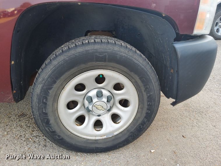 image for item DJ6121 2007 Chevrolet Silverado 1500  Ext. Cab pickup truck