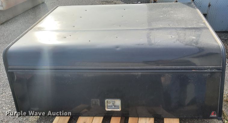 image for item DJ6122 Leer  utility topper