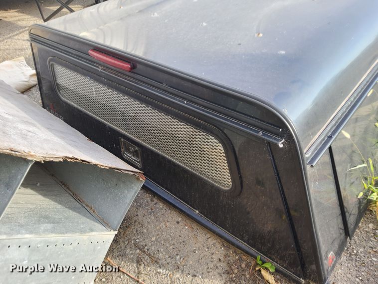 image for item DJ6123 Leer  utility topper