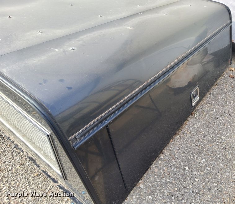 image for item DJ6123 Leer  utility topper