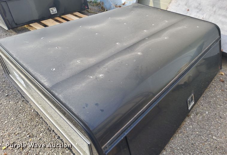 image for item DJ6123 Leer  utility topper