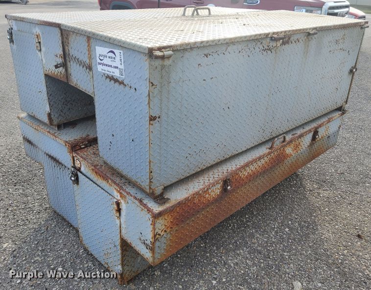 image for item DJ6124 (4) toolboxes