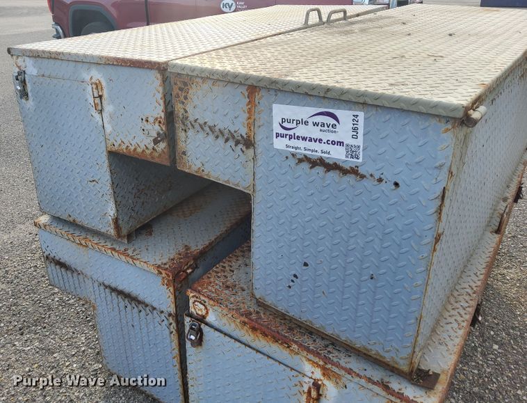 image for item DJ6124 (4) toolboxes