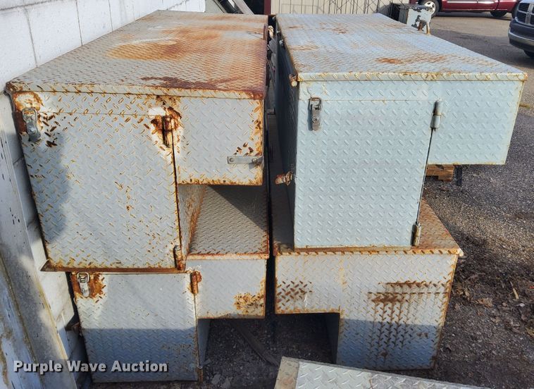 image for item DJ6125 (4) toolboxes