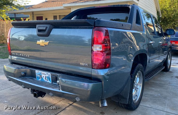 image for item DK6457 2008 Chevrolet Avalanche  pickup truck
