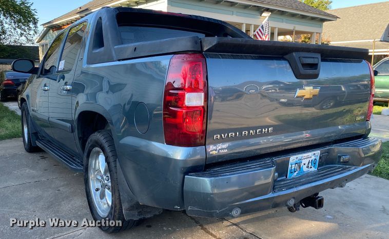 image for item DK6457 2008 Chevrolet Avalanche  pickup truck