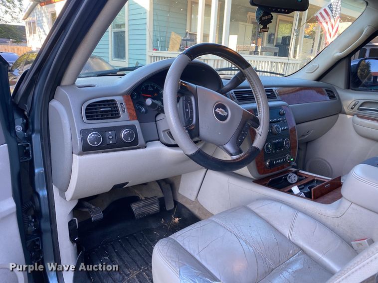 image for item DK6457 2008 Chevrolet Avalanche  pickup truck