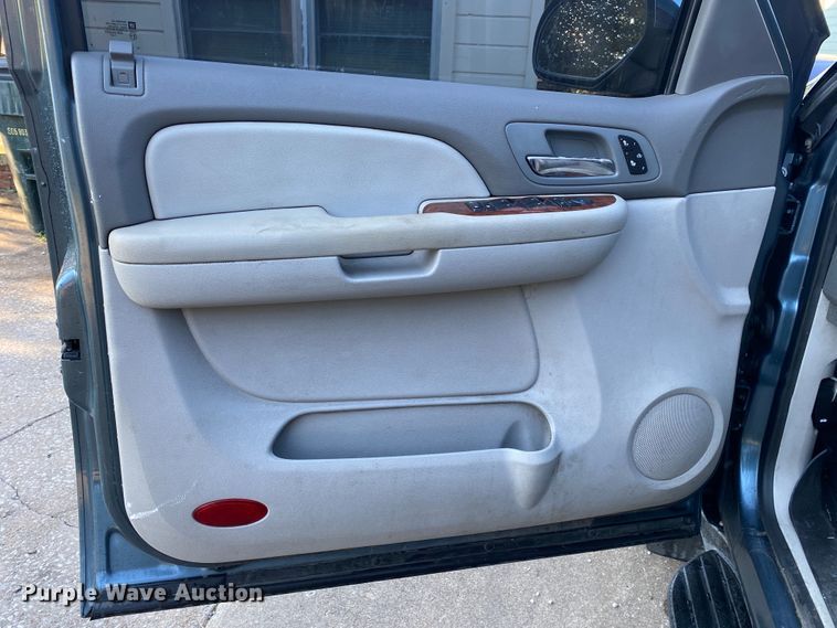 image for item DK6457 2008 Chevrolet Avalanche  pickup truck