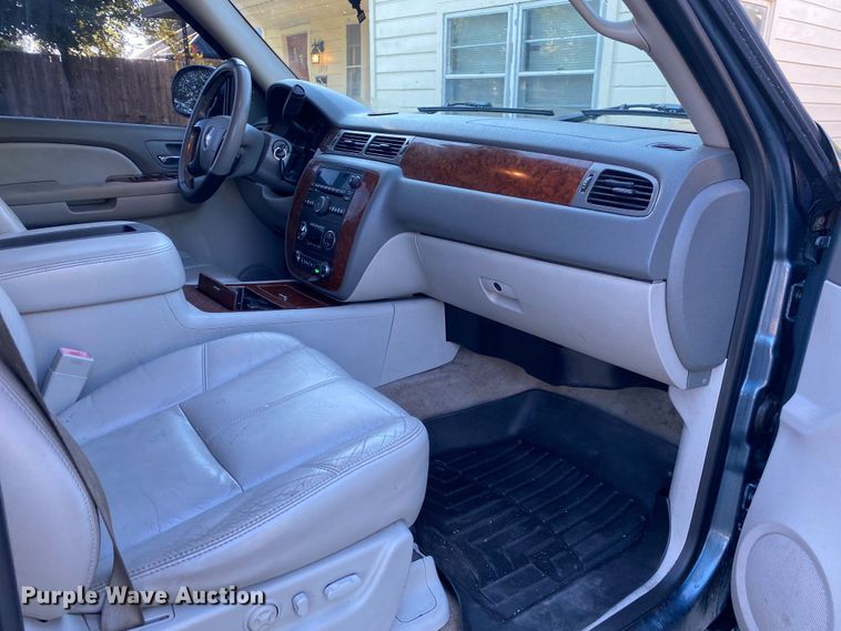 image for item DK6457 2008 Chevrolet Avalanche  pickup truck