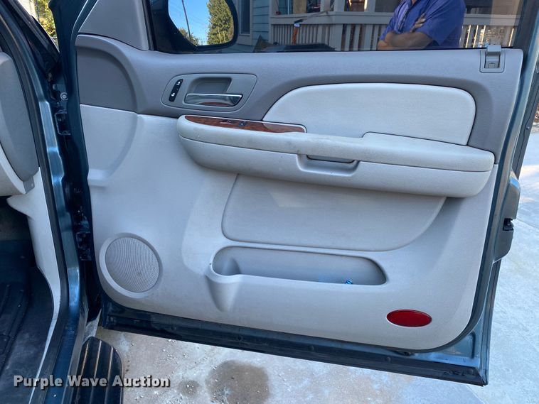 image for item DK6457 2008 Chevrolet Avalanche  pickup truck