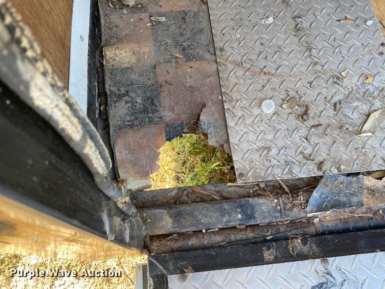 image for item DK6476 1998 CM  enclosed cargo trailer