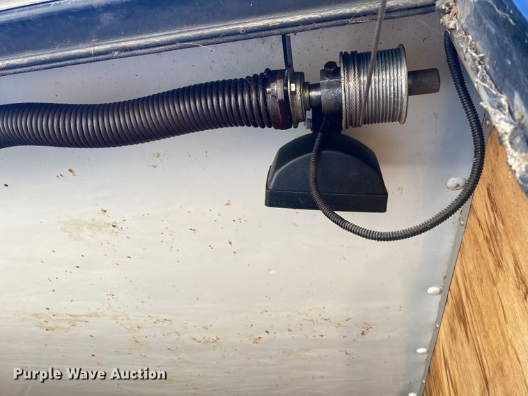 image for item DK6476 1998 CM  enclosed cargo trailer