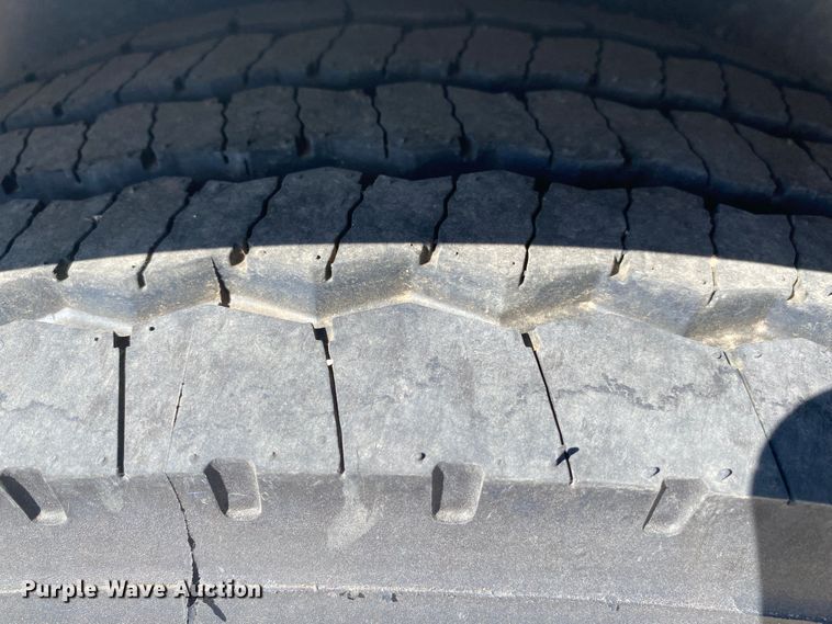 image for item DK6476 1998 CM  enclosed cargo trailer