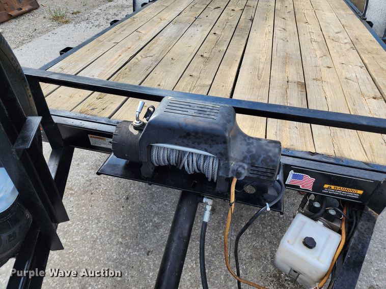 image for item DL6691 2017 Novae  tilt deck equipment trailer