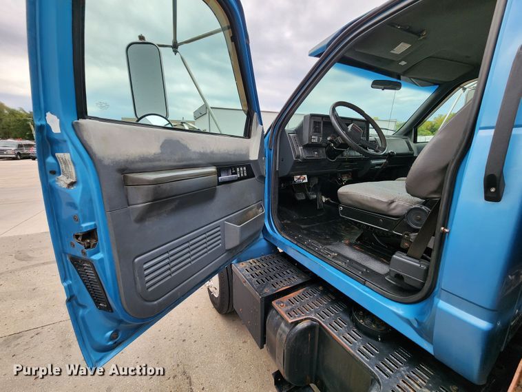 image for item DL6703 2000 GMC C6500  rollback truck