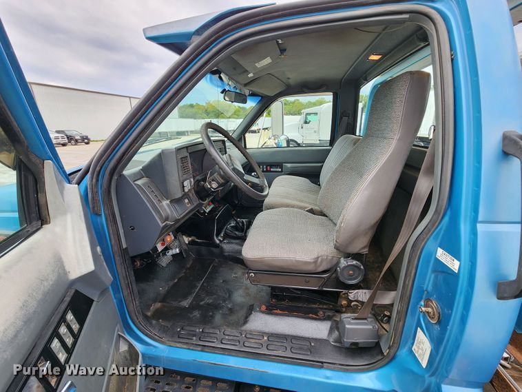 image for item DL6703 2000 GMC C6500  rollback truck