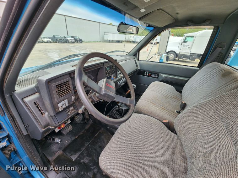 image for item DL6703 2000 GMC C6500  rollback truck