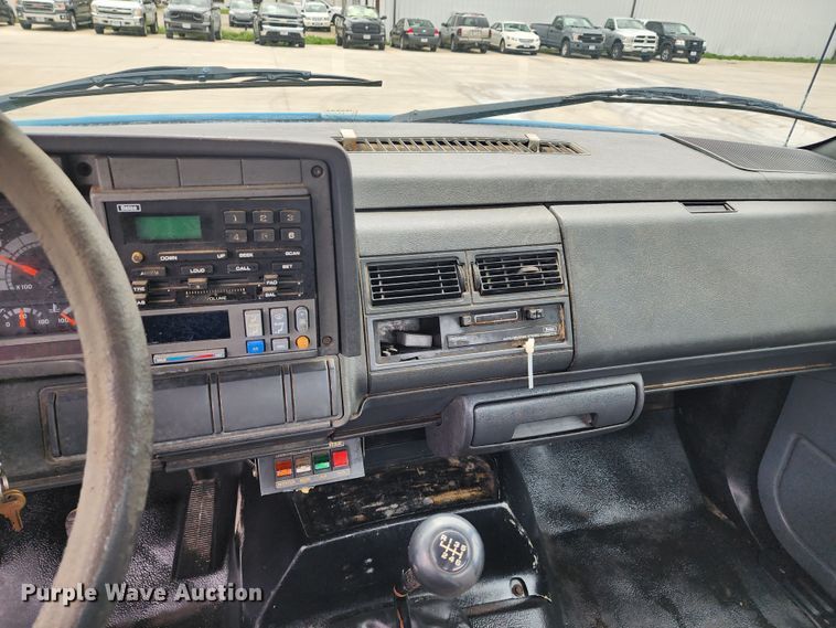 image for item DL6703 2000 GMC C6500  rollback truck