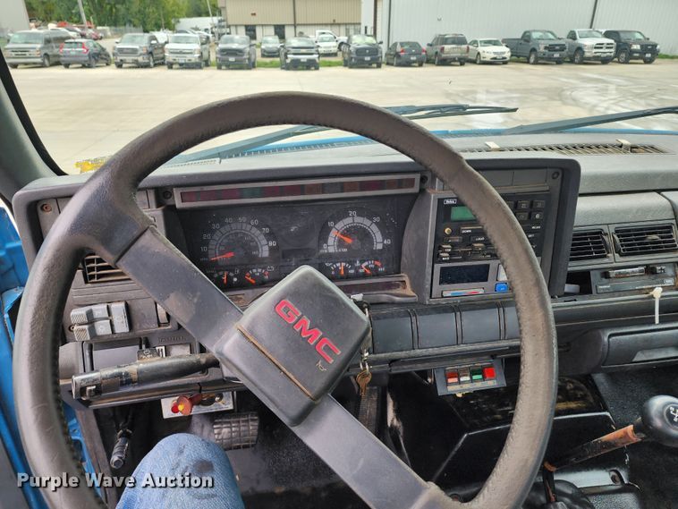 image for item DL6703 2000 GMC C6500  rollback truck