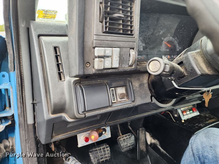 image for item DL6703 2000 GMC C6500  rollback truck