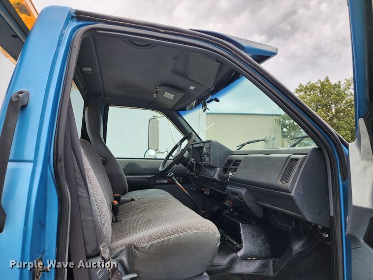 image for item DL6703 2000 GMC C6500  rollback truck