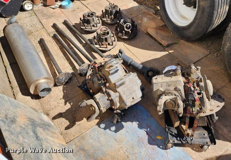 Mack truck parts in Independence, MO Item DL6707 sold Purple Wave