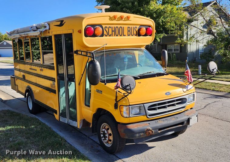 image for item DL6709 2001 Ford E450 Super Duty  school bus