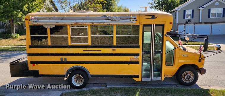 image for item DL6709 2001 Ford E450 Super Duty  school bus