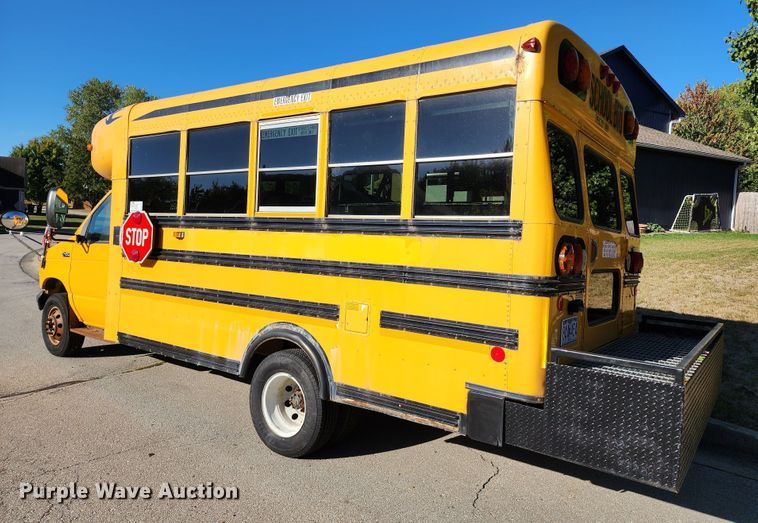 image for item DL6709 2001 Ford E450 Super Duty  school bus