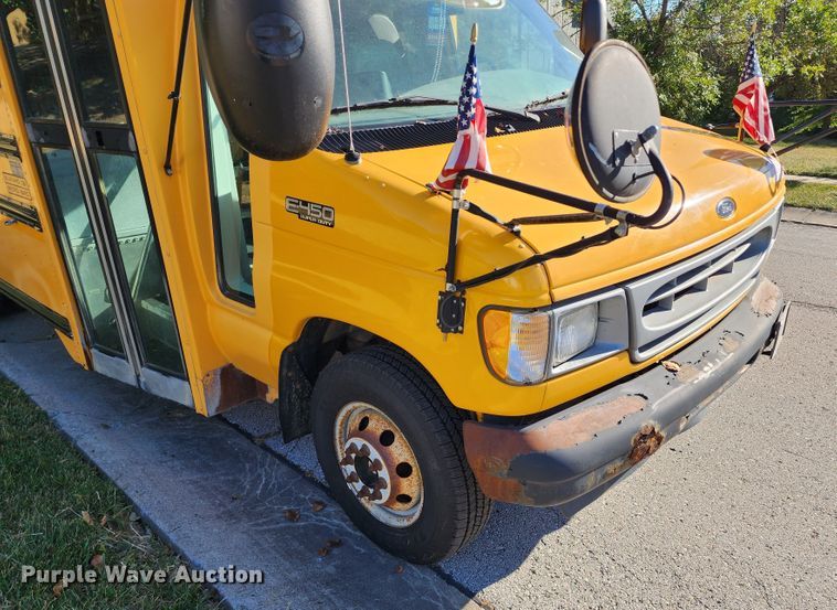 image for item DL6709 2001 Ford E450 Super Duty  school bus