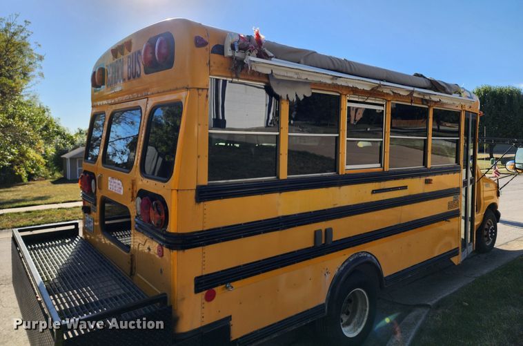 image for item DL6709 2001 Ford E450 Super Duty  school bus