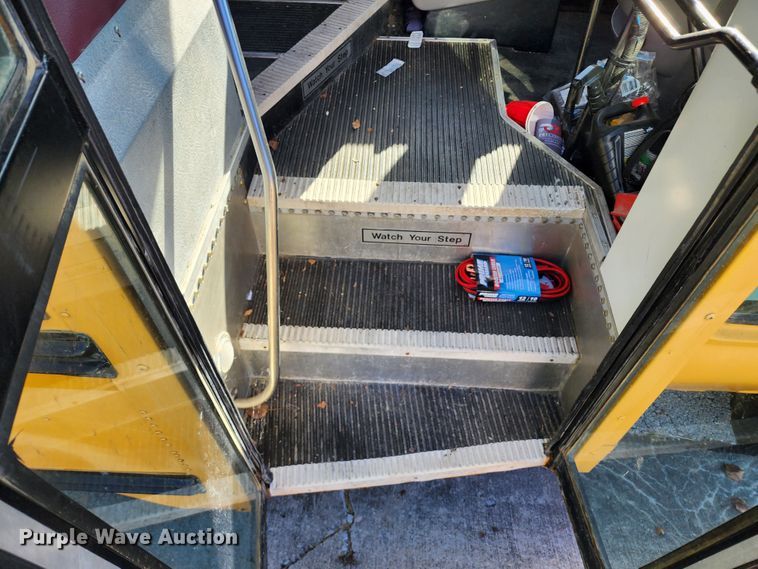 image for item DL6709 2001 Ford E450 Super Duty  school bus