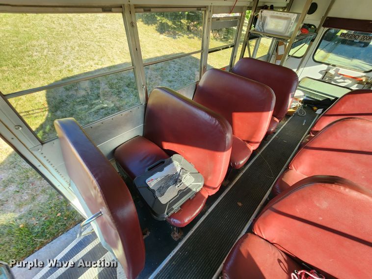 image for item DL6709 2001 Ford E450 Super Duty  school bus