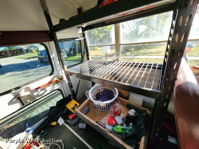 image for item DL6709 2001 Ford E450 Super Duty  school bus