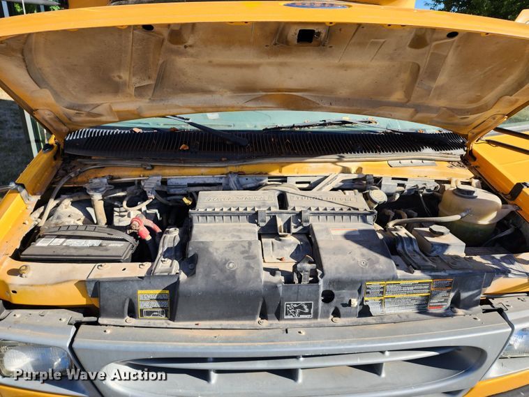 image for item DL6709 2001 Ford E450 Super Duty  school bus